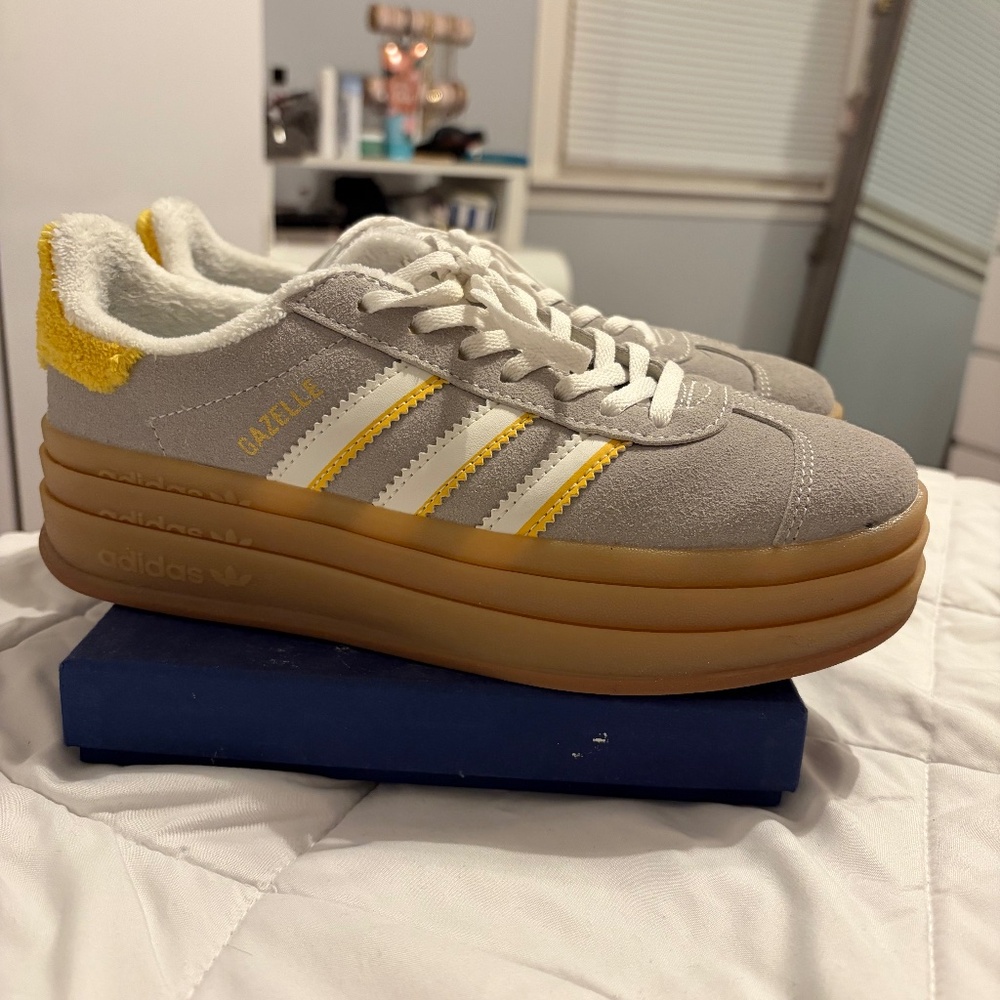Women’s Sneakers